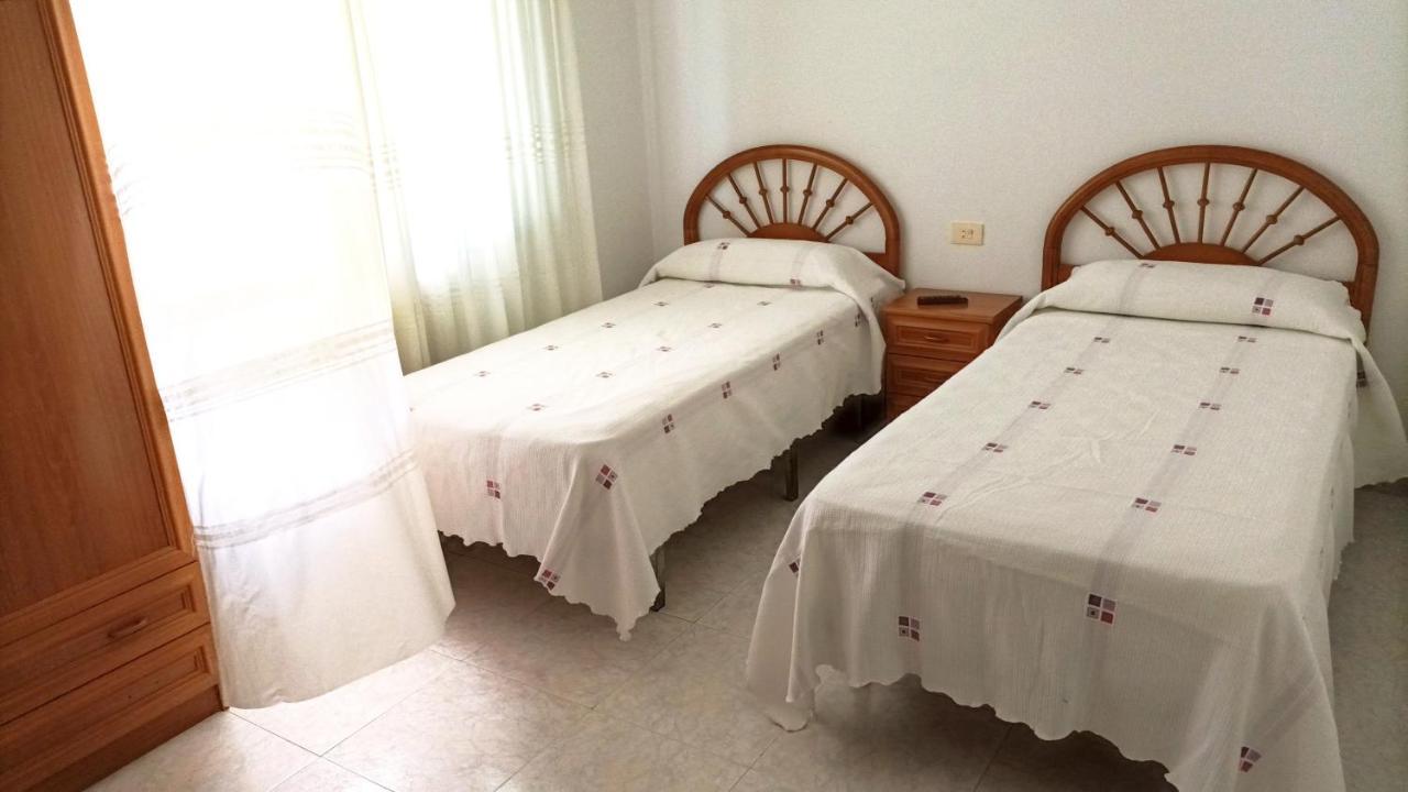Garden Lodge Hostal Evencio Ribadavia Bagian luar foto
