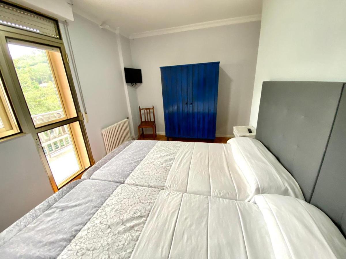 Garden Lodge Hostal Evencio Ribadavia Bagian luar foto