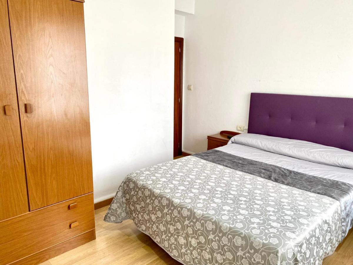 Garden Lodge Hostal Evencio Ribadavia Bagian luar foto