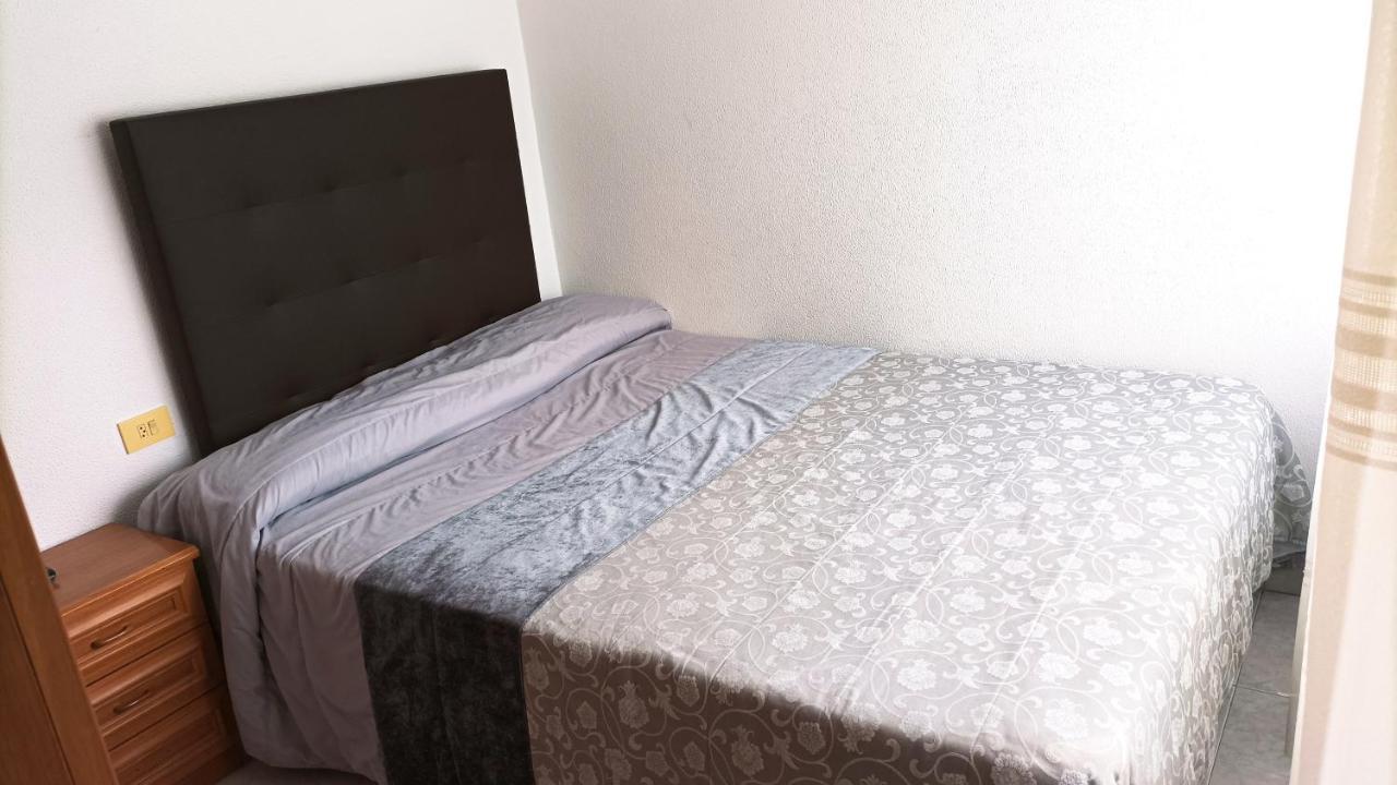 Garden Lodge Hostal Evencio Ribadavia Bagian luar foto