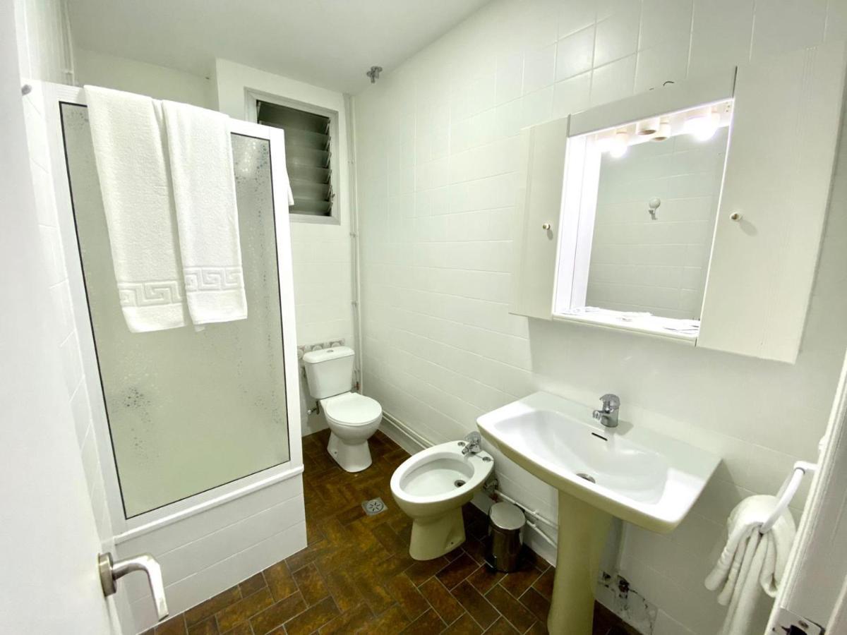 Garden Lodge Hostal Evencio Ribadavia Bagian luar foto