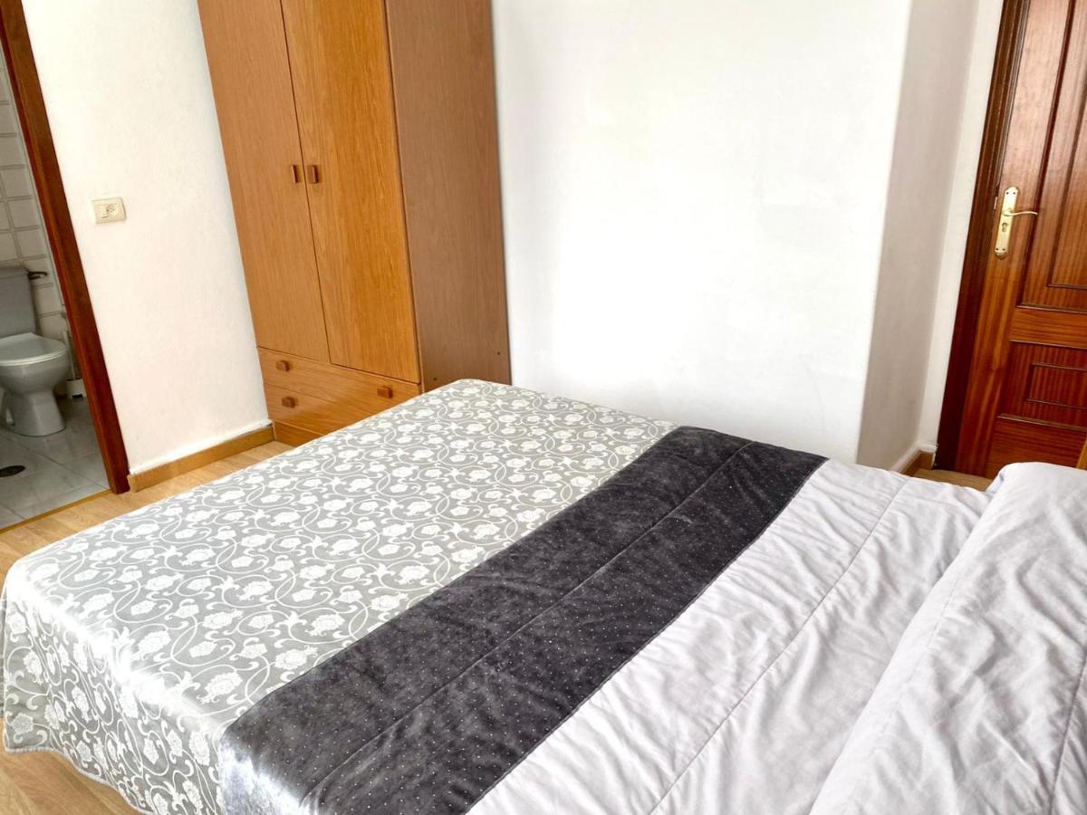 Garden Lodge Hostal Evencio Ribadavia Bagian luar foto
