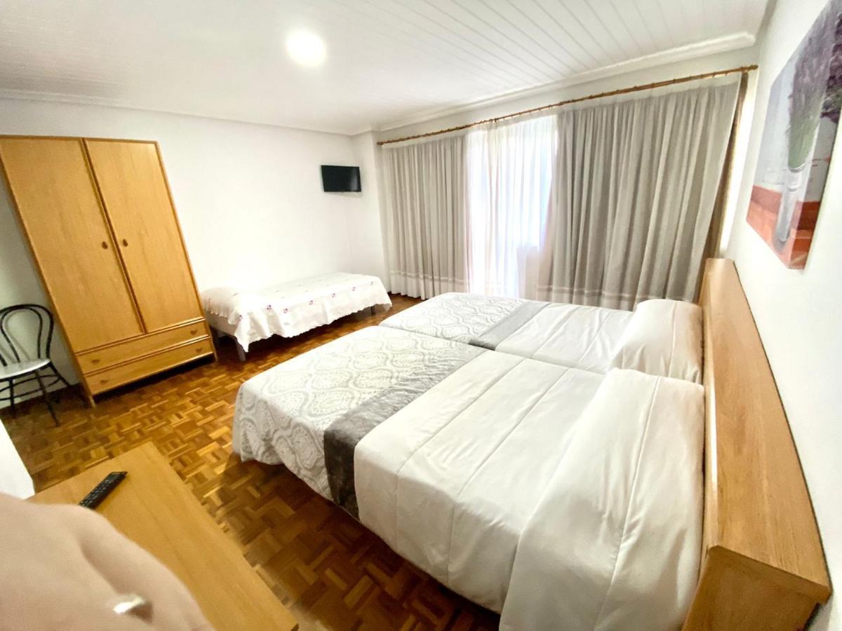 Garden Lodge Hostal Evencio Ribadavia Bagian luar foto